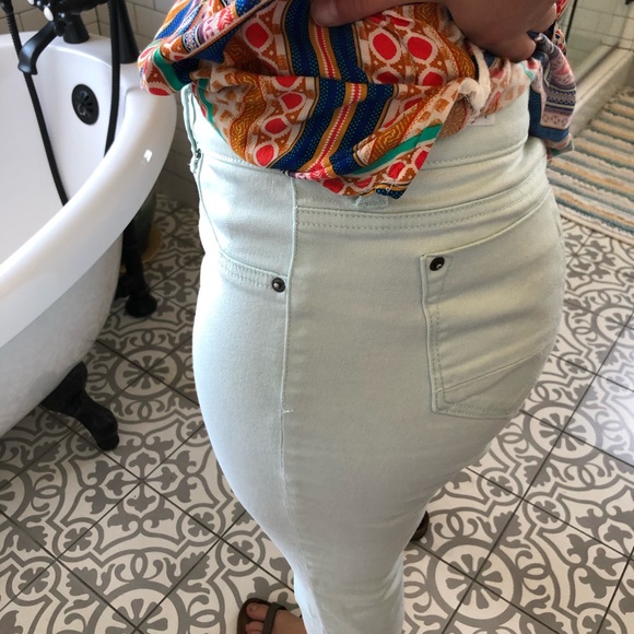 Light blue jeans - Picture 2 of 4